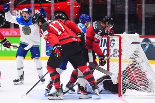Канада и Швейцария забросили шесть шайб в первом периоде матча чемпионата мира — 2022